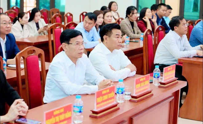 Xã Yên Bài tổ chức hội nghị công bố quyết định tổ chức lại các đơn vị sự nghiệp và công tác cán bộ- Ảnh 2.