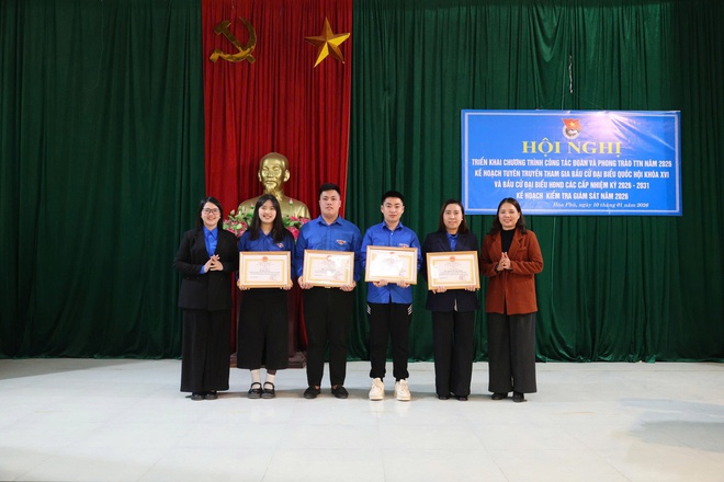 ĐOÀN TNCS HỒ CHÍ MINH XÃ HÒA PHÚ TRIỂN KHAI NHIỆM VỤ CÔNG TÁC NĂM 2026- Ảnh 4.