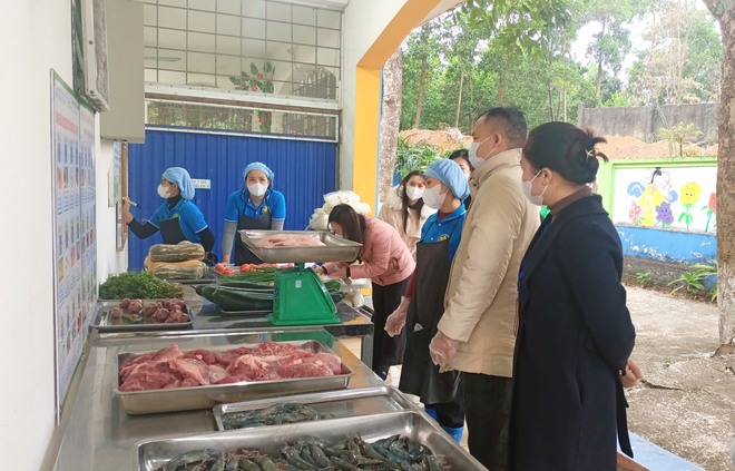 ĐỒNG CHÍ NGUYỄN HỒNG SƠN – PHÓ CHỦ TỊCH UBND XÃ KIỂM TRA CÔNG TÁC SỨC KHỎE HỌC ĐƯỜNG, AN TOÀN THỰC PHẨM TRƯỜNG HỌC- Ảnh 8.