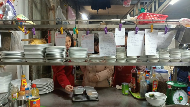 ĐOÀN KIỂM TRA LIÊN NGÀNH SỐ 01 UBND XÃ TRUNG GIÃ KIỂM TRA AN TOÀN THỰC PHẨM TẠI CÁC CƠ SỞ KINH DOANH ĂN UỐNG- Ảnh 3.