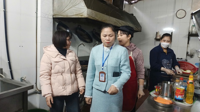 ĐOÀN KIỂM TRA LIÊN NGÀNH SỐ 01 UBND XÃ TRUNG GIÃ KIỂM TRA AN TOÀN THỰC PHẨM TẠI CÁC CƠ SỞ KINH DOANH ĂN UỐNG- Ảnh 7.