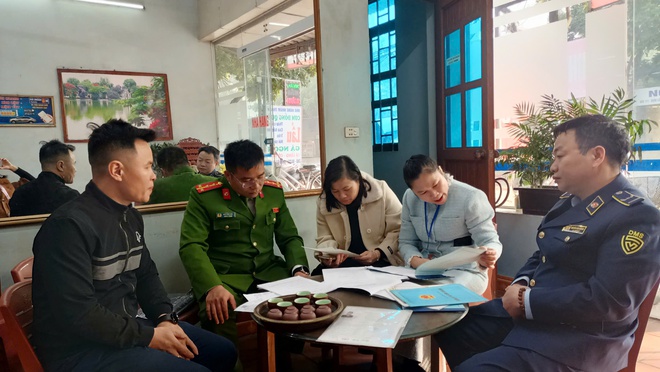 ĐOÀN KIỂM TRA LIÊN NGÀNH SỐ 01 UBND XÃ TRUNG GIÃ KIỂM TRA AN TOÀN THỰC PHẨM TẠI CÁC CƠ SỞ KINH DOANH ĂN UỐNG- Ảnh 5.