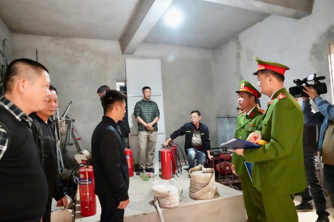 Kiểm tra công tác phòng cháy chữa cháy tại chợ Vồi - Ảnh 1.