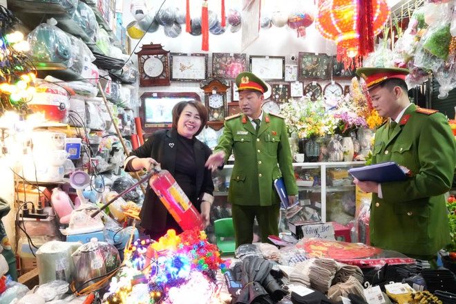 Kiểm tra công tác phòng cháy chữa cháy tại chợ Vồi - Ảnh 3.