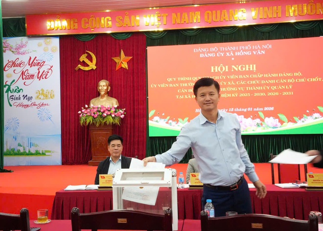 Đảng bộ xã Hồng Vân thực hiện quy trình quy hoạch cán bộ lãnh đạo nhiệm kỳ 2025–2030, 2026–2031.- Ảnh 3.