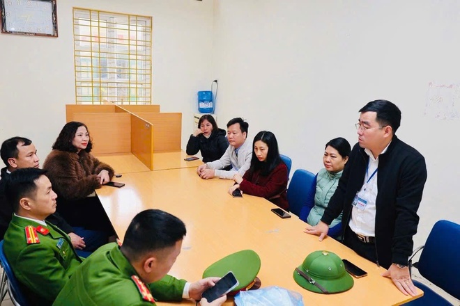 Đồng chí Nguyễn Thành Sơn – Phó Chủ tịch UBND xã Yên Bài kiểm tra, khảo sát điểm nghẽn trật tự đô thị- Ảnh 4.