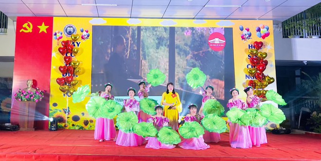 
Rực rỡ chương trình nghệ thuật "Dưới cờ Đảng quang vinh"- Ảnh 5.