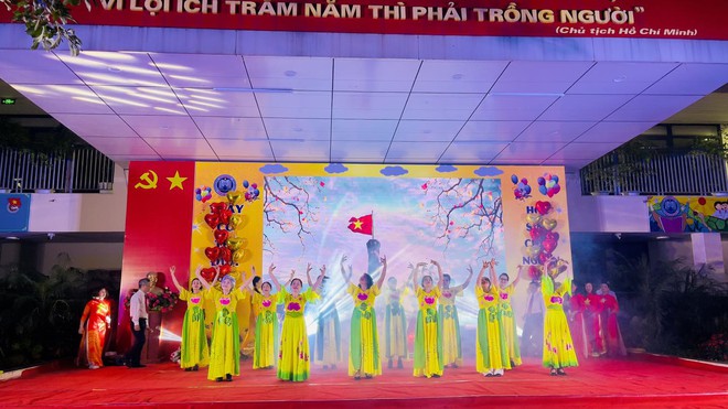 
Rực rỡ chương trình nghệ thuật "Dưới cờ Đảng quang vinh"- Ảnh 3.