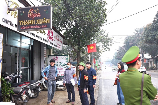 Ban chỉ đạo 197 xã Yên Bài ra quân giải toả hành lang an toàn giao thông- Ảnh 5.