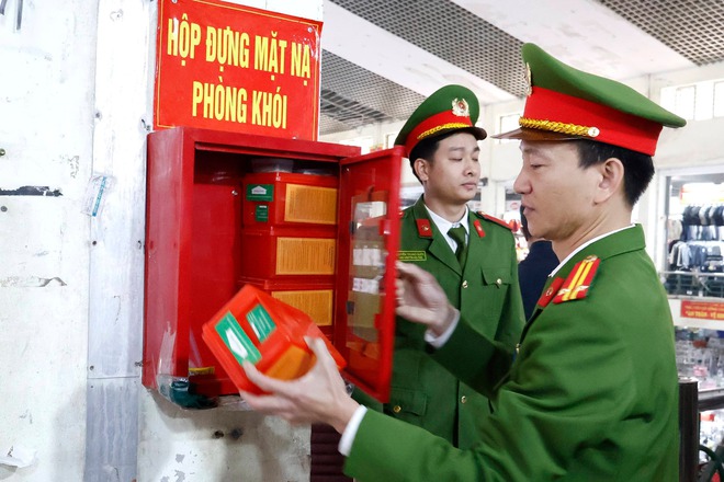 Hà Đông tăng cường tuyên truyền và kiểm tra phòng cháy tại chợ và làng nghề dịp cuối năm- Ảnh 3.