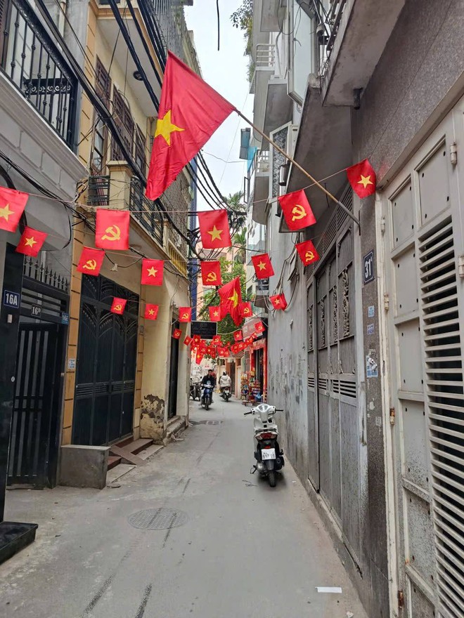 CẦU GIẤY RỰC RỠ CỜ HOA CHÀO MỪNG ĐẠI HỘI ĐẠI BIỂU TOÀN QUỐC LẦN THỨ XIV CỦA ĐẢNG- Ảnh 9.