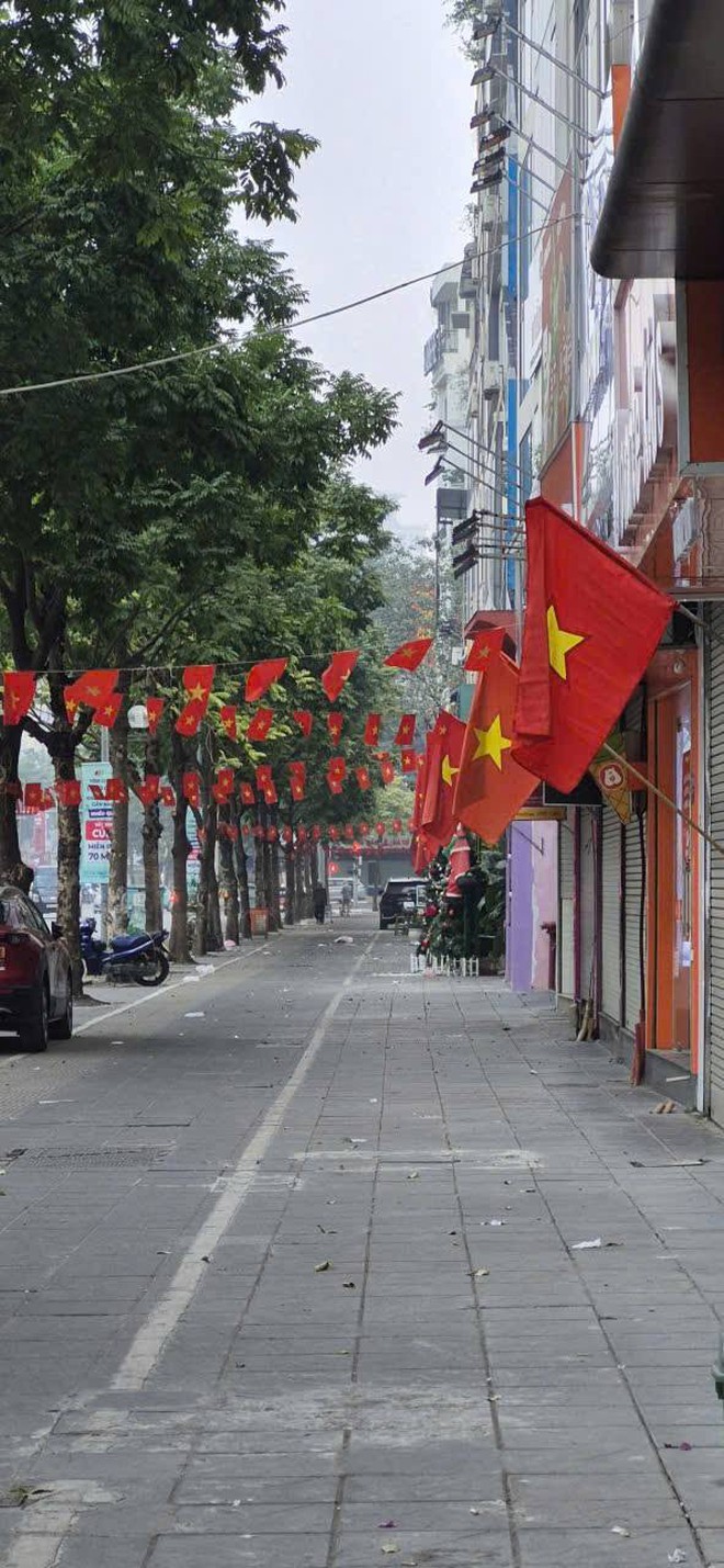 CẦU GIẤY RỰC RỠ CỜ HOA CHÀO MỪNG ĐẠI HỘI ĐẠI BIỂU TOÀN QUỐC LẦN THỨ XIV CỦA ĐẢNG- Ảnh 10.