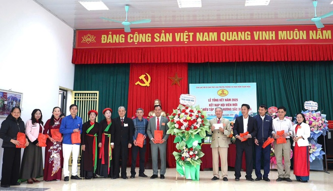 Câu lạc bộ Di sản Thơ văn Truyền thống và Hán Nôm Xuân Hòa tổng kết hoạt động năm 2025- Ảnh 3.
