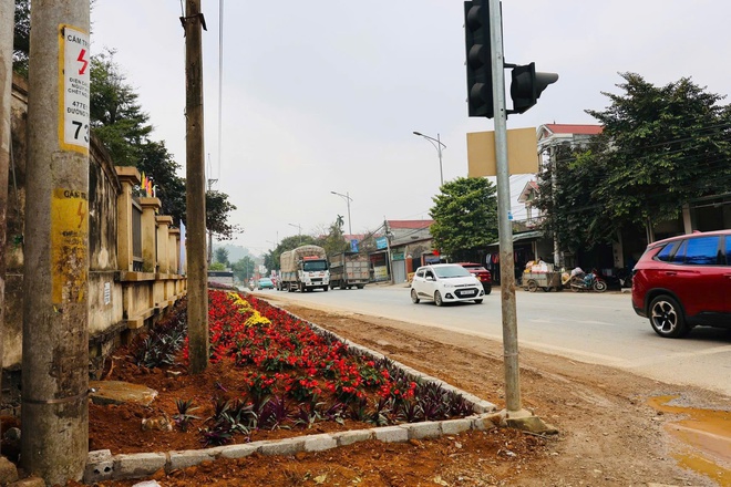Ban chỉ đạo 197 xã Yên Bài giải toả thành công điểm nghẽn chợ tạm, đảm bảo an toàn giao thông khu vực trường THCS Yên Bài B- Ảnh 8.