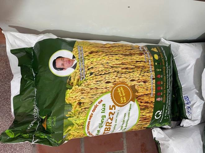 Xã Hồng Vân triển khai hỗ trợ giống lúa vụ xuân năm 2026 - chủ động giống, đúng thời vụ, hướng tới sản xuất hiệu quả - Ảnh 2.