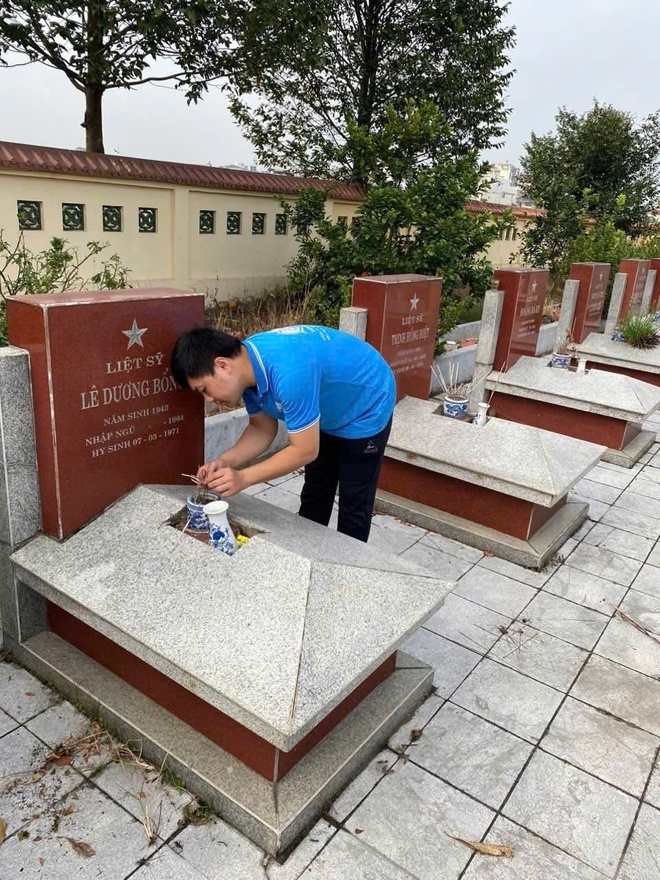 Tuổi trẻ xã Hồng Vân treo cờ chào mừng Đại hội Đại biểu toàn quốc lần thứ XIV của Đảng.- Ảnh 6.