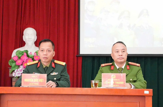 Công an xã Hồng Vân và Ban chỉ huy quân sự xã: Hội nghị liên tịch lấy ý kiến cử tri nơi công tác đối với người được dự kiến giới thiệu ứng cử Đại biểu HĐND xã, nhiệm kỳ 2026 -2031- Ảnh 6.