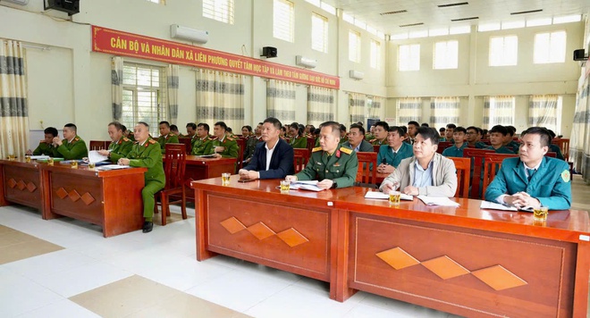 Công an xã Hồng Vân và Ban chỉ huy quân sự xã: Hội nghị liên tịch lấy ý kiến cử tri nơi công tác đối với người được dự kiến giới thiệu ứng cử Đại biểu HĐND xã, nhiệm kỳ 2026 -2031- Ảnh 3.