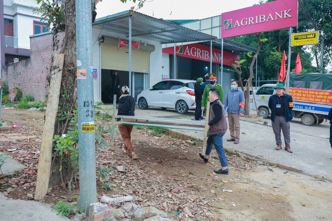 Ban chỉ đạo 197 xã Yên Bài ra quân đợt 3 xử lý biển bảng sai quy định- Ảnh 8.