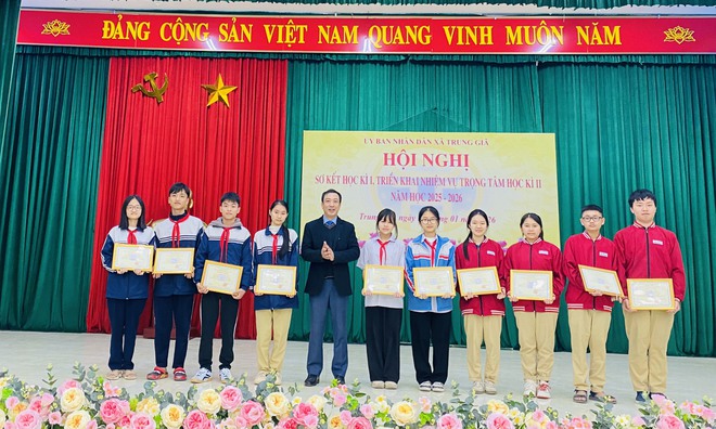 TRUNG GIÃ TỔ CHỨC HỘI NGHỊ SƠ KẾT HỌC KỲ I, TRIỂN KHAI NHIỆM VỤ TRỌNG TÂM HỌC KỲ II NĂM HỌC 2025–2026
- Ảnh 6.