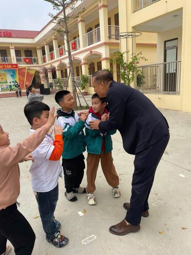 Trường Tiểu học Hồng Vân tổ chức buổi nói chuyện chuyên đề chia sẻ về Lòng biết ơn - Ảnh 1.