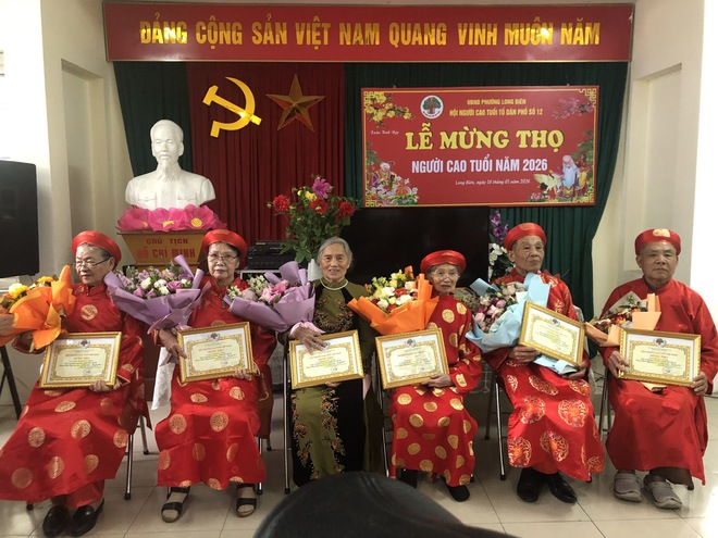 Các tổ dân phố trên địa bàn phường Long Biên tổ chức Lễ chúc thọ, mừng thọ cho người cao tuổi- Ảnh 5.