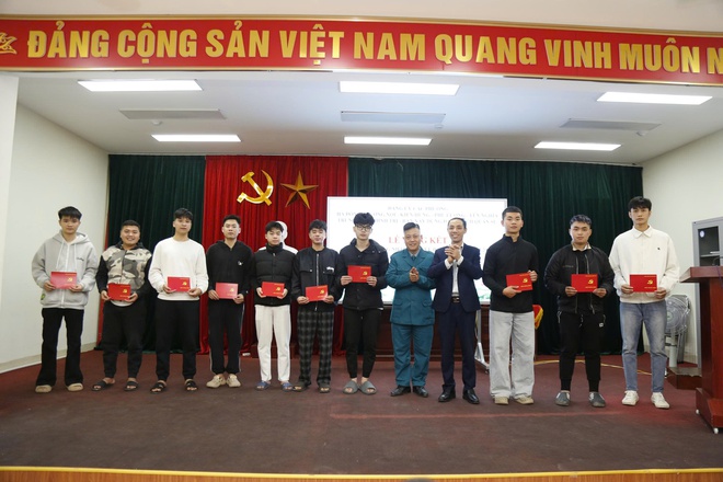 Trung tâm Chính trị phường Hà Đông tổng kết lớp bồi dưỡng nhận thức về Đảng khóa I năm 2026- Ảnh 3.