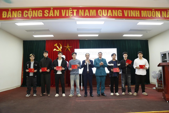 Trung tâm Chính trị phường Hà Đông tổng kết lớp bồi dưỡng nhận thức về Đảng khóa I năm 2026- Ảnh 7.