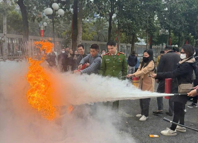   Phường Hà Đông tổ chức tuyên truyền, huấn luyện nghiệp vụ PCCC và CNCH năm 2026- Ảnh 3.