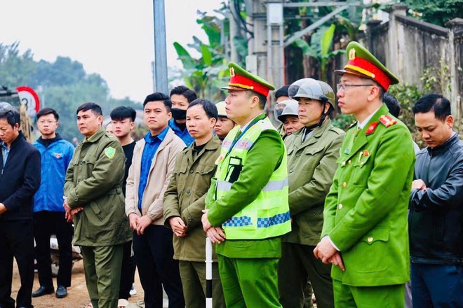 &nbsp;Ban Chỉ đạo 197 xã Yên Bài tiếp tục ra quân kiểm tra, xử lý vi phạm- Ảnh 1.