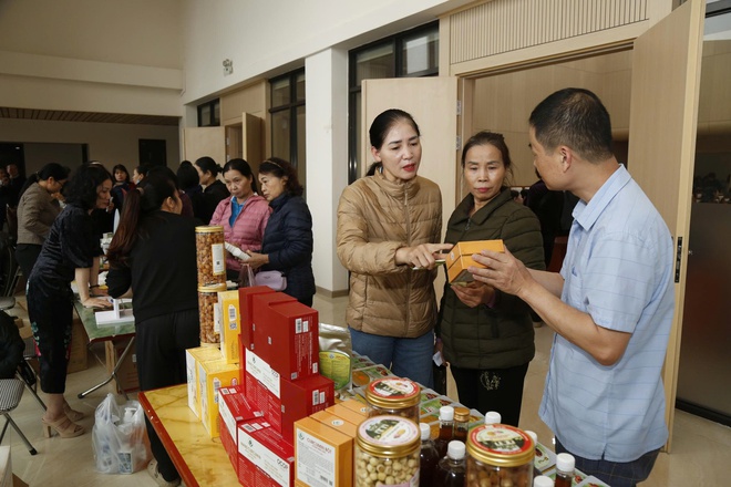 Hội LHPN phường Hà Đông tuyên truyền ứng dụng chuyển đổi số trong Cuộc vận động "Người Việt Nam ưu tiên dùng hàng Việt Nam"- Ảnh 2.