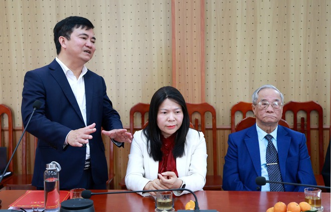 TRUNG GIÃ GẶP MẶT CÁN BỘ CHỦ CHỐT CÁC THỜI KỲ 
NHÂN DỊP CHUẨN BỊ ĐÓN XUÂN BÍNH NGỌ 2026- Ảnh 7.