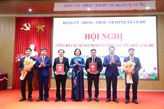 XÃ CỔ ĐÔ TỔ CHỨC LỄ CHÀO CỜ ĐẦU TUẦN THÁNG 01/2026, CÔNG BỐ CÁC QUYẾT ĐỊNH VỀ CÔNG TÁC CÁN BỘ VÀ TRIỂN KHAI NHIỆM VỤ TRỌNG TÂM- Ảnh 2.