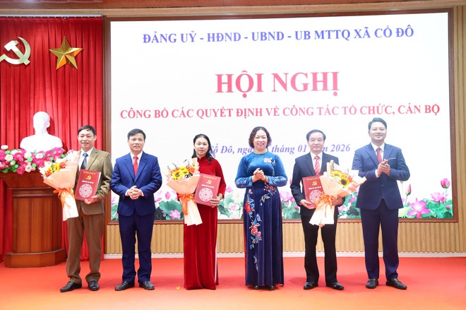 XÃ CỔ ĐÔ TỔ CHỨC LỄ CHÀO CỜ ĐẦU TUẦN THÁNG 01/2026, CÔNG BỐ CÁC QUYẾT ĐỊNH VỀ CÔNG TÁC CÁN BỘ VÀ TRIỂN KHAI NHIỆM VỤ TRỌNG TÂM- Ảnh 4.