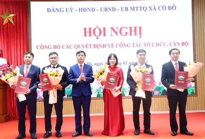 XÃ CỔ ĐÔ TỔ CHỨC LỄ CHÀO CỜ ĐẦU TUẦN THÁNG 01/2026, CÔNG BỐ CÁC QUYẾT ĐỊNH VỀ CÔNG TÁC CÁN BỘ VÀ TRIỂN KHAI NHIỆM VỤ TRỌNG TÂM- Ảnh 5.