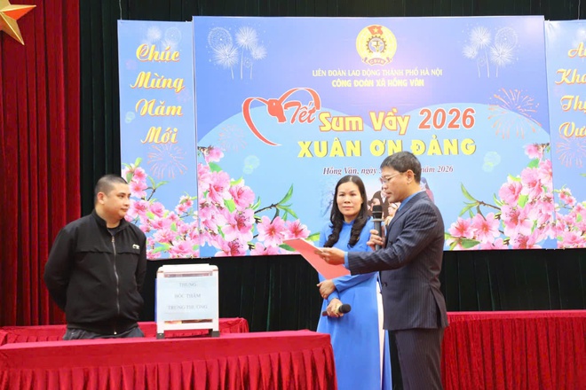 Ấm áp chương trình “Tết Sum vầy - Xuân ơn Đảng” của công đoàn xã Hồng Vân- Ảnh 10.