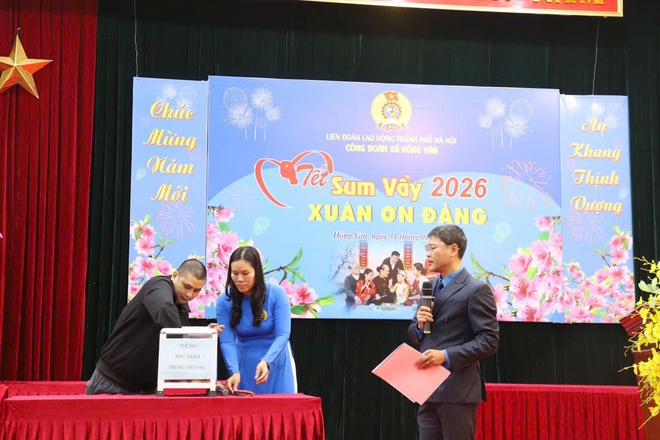 Ấm áp chương trình “Tết Sum vầy - Xuân ơn Đảng” của công đoàn xã Hồng Vân- Ảnh 11.