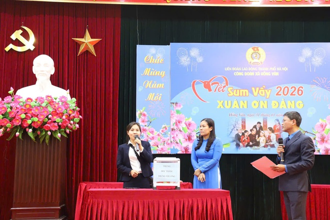 Ấm áp chương trình “Tết Sum vầy - Xuân ơn Đảng” của công đoàn xã Hồng Vân- Ảnh 12.