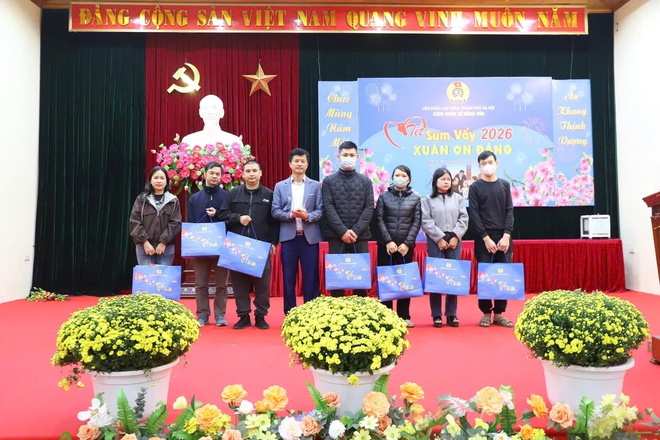 Ấm áp chương trình “Tết Sum vầy - Xuân ơn Đảng” của công đoàn xã Hồng Vân- Ảnh 7.