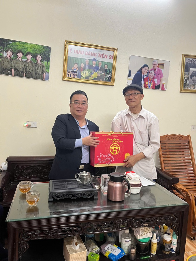 Khương Đình: Thăm hỏi, tặng quà các gia đình người có công với cách mạng và người cao tuổi tròn 100- Ảnh 8.