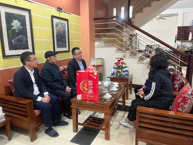 Khương Đình: Thăm hỏi, tặng quà các gia đình người có công với cách mạng và người cao tuổi tròn 100- Ảnh 10.