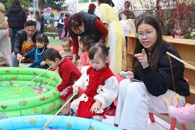 Chương trình: “Mừng Đảng quang vinh - Mừng Xuân Bính Ngọ 2026” tại Trường Mầm non Ninh Sở- Ảnh 4.