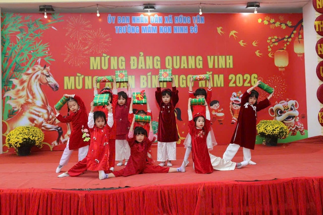 Chương trình: “Mừng Đảng quang vinh - Mừng Xuân Bính Ngọ 2026” tại Trường Mầm non Ninh Sở- Ảnh 2.