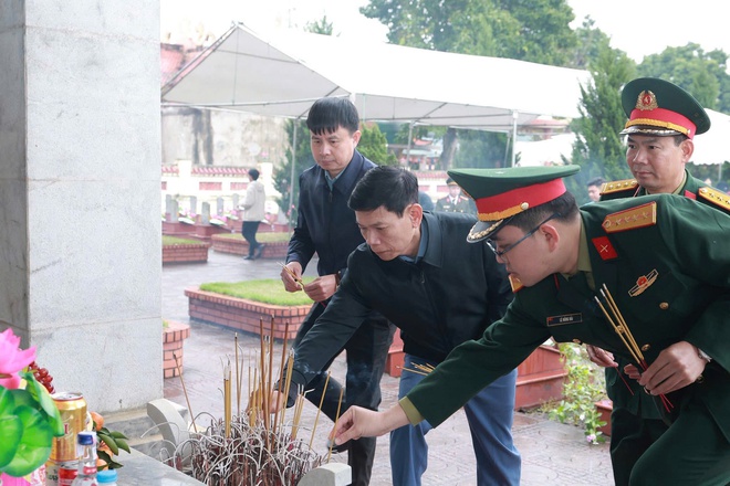 Xã Yên Bài tổ chức Lễ viếng nghĩa trang liệt sĩ nhân dịp tết nguyên đán Bính Ngọ năm 2026- Ảnh 5.