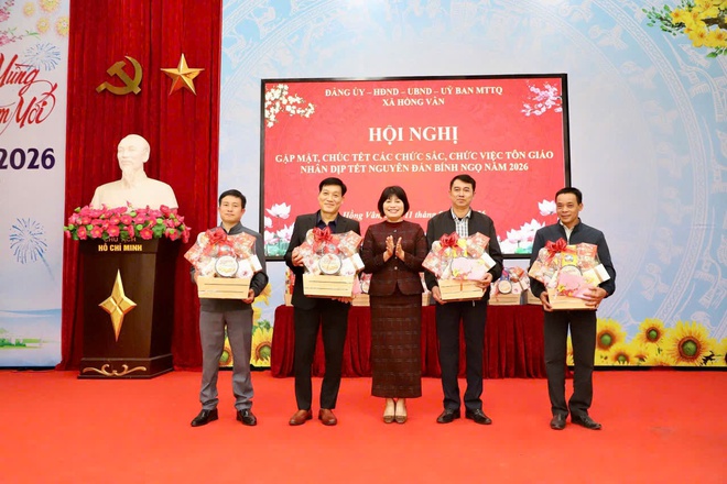 Xã Hồng Vân gặp mặt chức sắc tôn giáo nhân dịp Tết Nguyên đán Bính Ngọ 2026. - Ảnh 5.