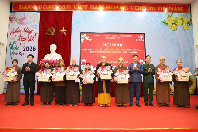 Xã Hồng Vân gặp mặt chức sắc tôn giáo nhân dịp Tết Nguyên đán Bính Ngọ 2026. - Ảnh 6.