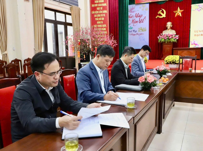 Xã Hồng Vân tổ chức Hội nghị hiệp thương lần thứ ba để lựa chọn, lập danh sách những người đủ tiêu chuẩn ứng cử đại biểu HĐND xã nhiệm kỳ 2026 – 2031. - Ảnh 2.