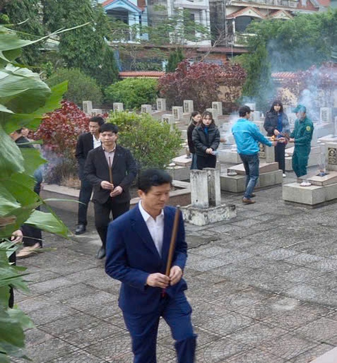 Xã Hồng Vân lễ dâng hương, dâng hoa tại các điểm Nghĩa trang liệt sĩ trên địa bàn xã- Ảnh 7.