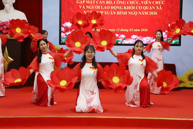 Xã Hồng Vân tổ chức hội nghị cán bộ, công chức, viên chức, người lao động khối cơ quan xã nhân dịp Tết Nguyên đán Bính Ngọ 2026- Ảnh 1. Xã Hồng Vân tổ chức hội nghị cán bộ, công chức, viên chức, người lao động khối cơ quan xã nhân dịp Tết Nguyên đán Bính Ngọ 2026- Ảnh 1.