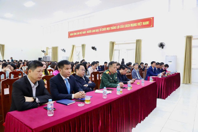 Xã Hồng Vân tổ chức hội nghị cán bộ, công chức, viên chức, người lao động khối cơ quan xã nhân dịp Tết Nguyên đán Bính Ngọ 2026- Ảnh 4.